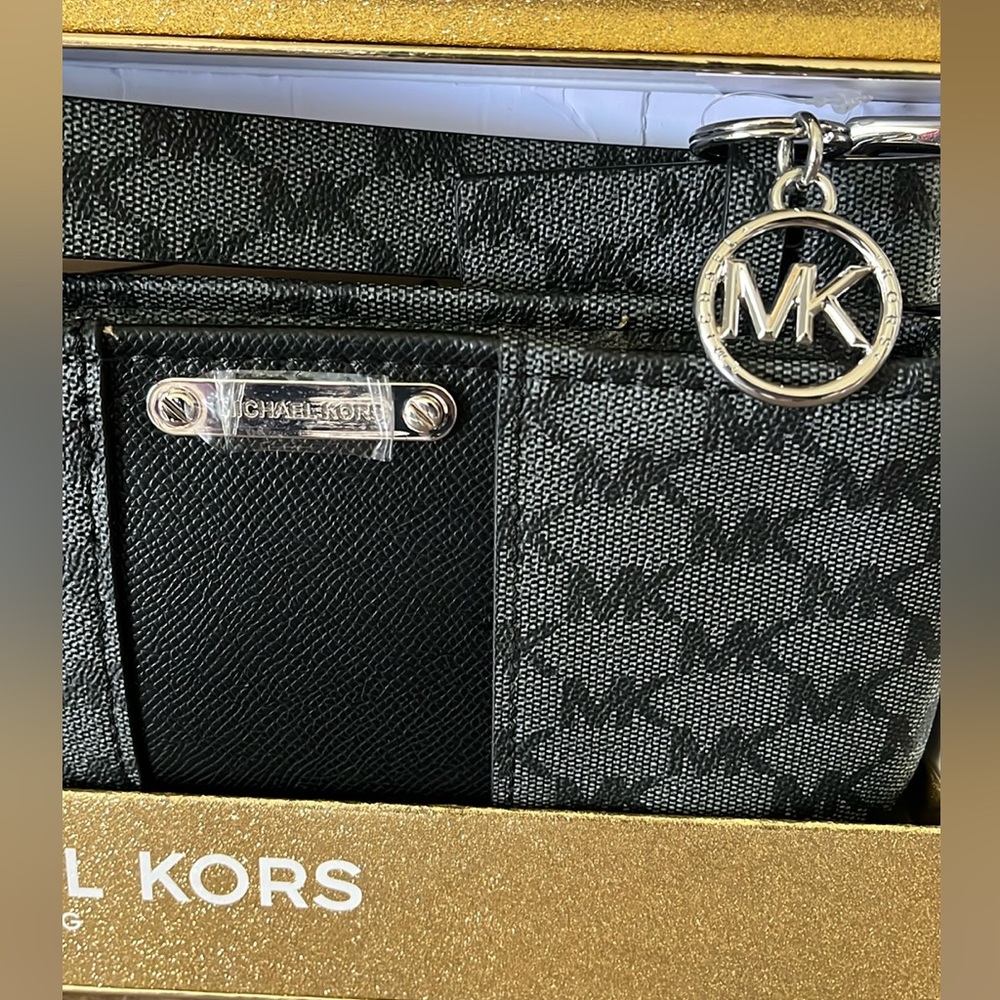 Michael Kors Belt Bag 🖤 NWT